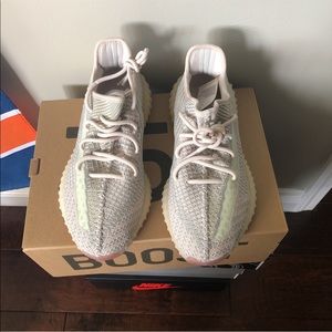 Yeezy 350 Citrin size 9 DS